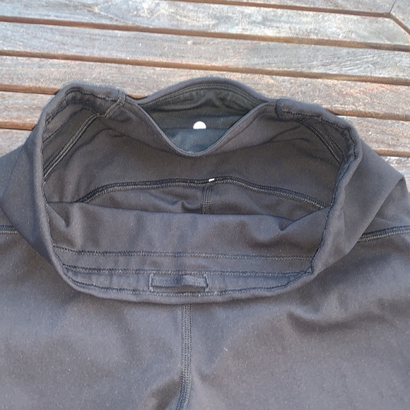 Lululemon Train times crop leggings with cute mesh detail - Picture 2 of 7